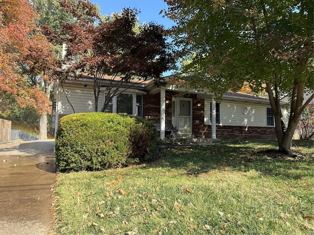 view of front of house with a front yard