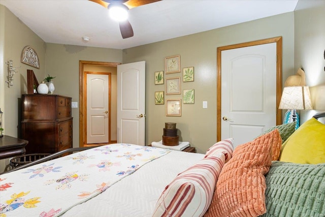 bedroom with ceiling fan