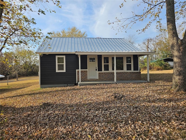 view of front of house with covered porch