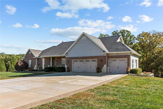 view of front of house featuring a front yard