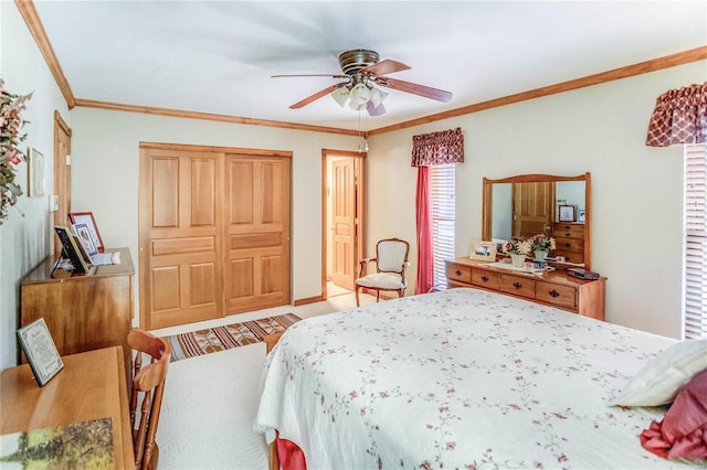 bedroom with ornamental molding, light hardwood / wood-style floors, and ceiling fan