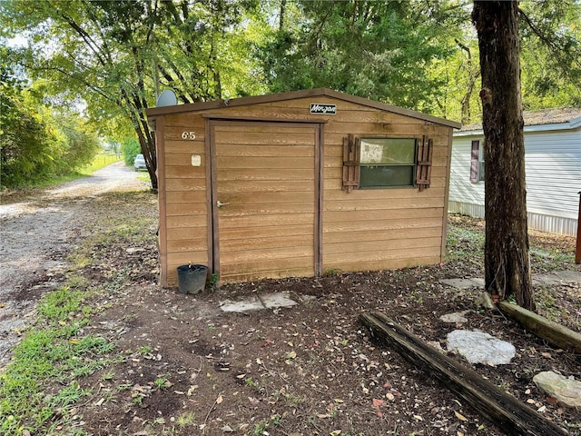 view of outbuilding