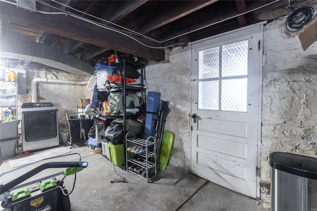 basement with washer / clothes dryer