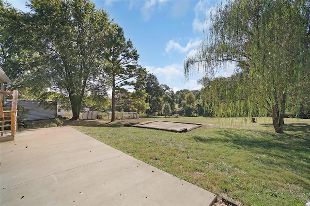 view of yard with a patio