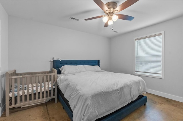 bedroom with ceiling fan