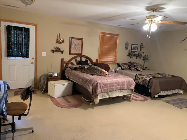 bedroom with ceiling fan