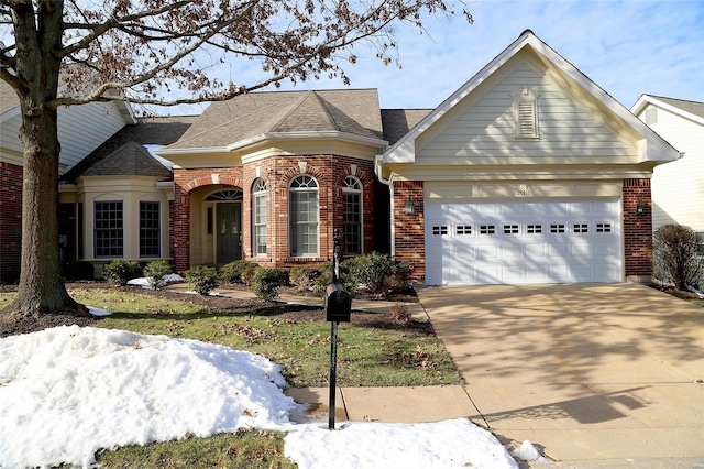 view of front facade featuring a garage