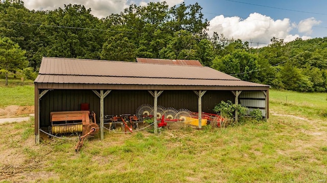 view of outbuilding