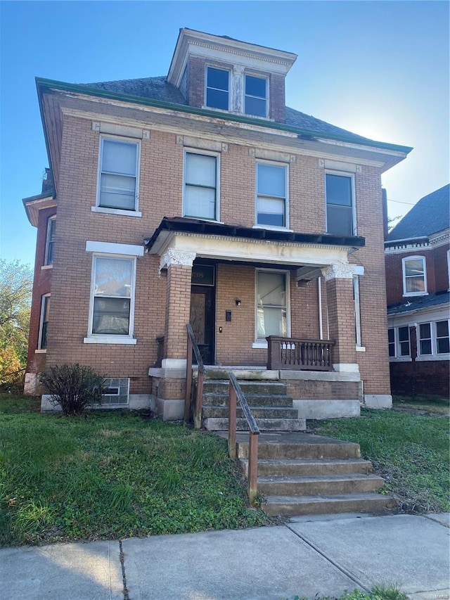 view of front of house featuring a porch