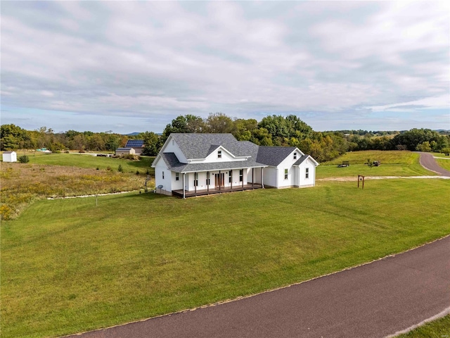 view of front of house featuring a front yard