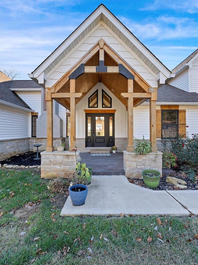 doorway to property featuring a porch