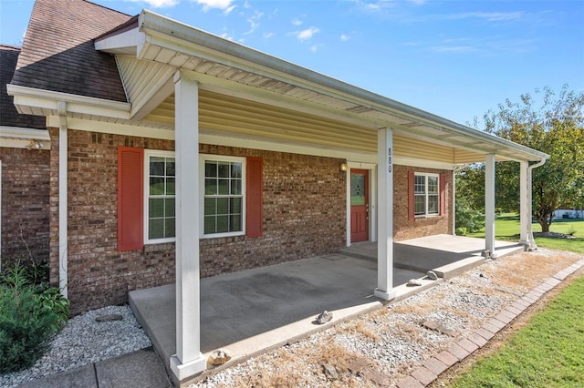 view of patio / terrace with covered porch