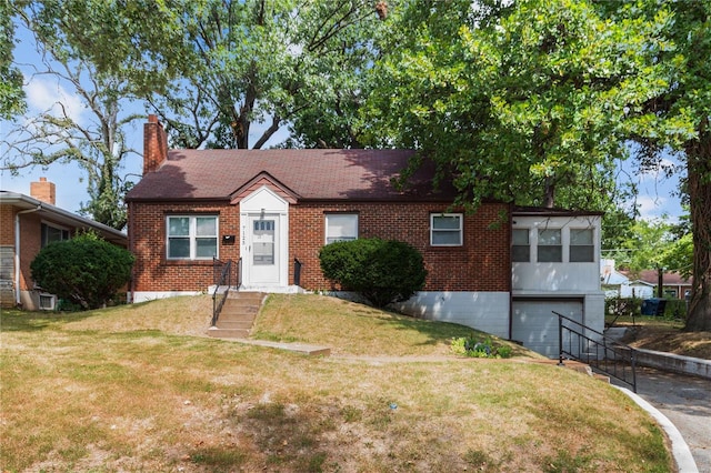 view of front of property with a front yard