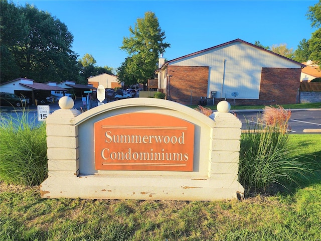 view of community / neighborhood sign