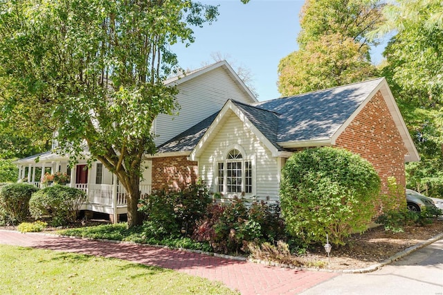 view of front of property with covered porch