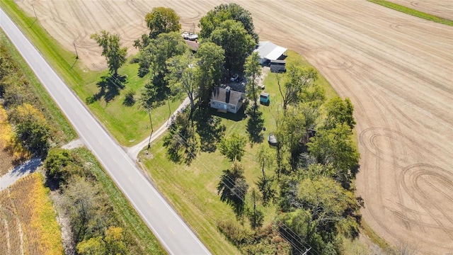 birds eye view of property featuring a rural view