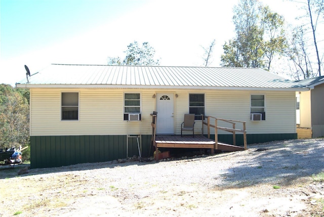 view of front facade featuring a deck