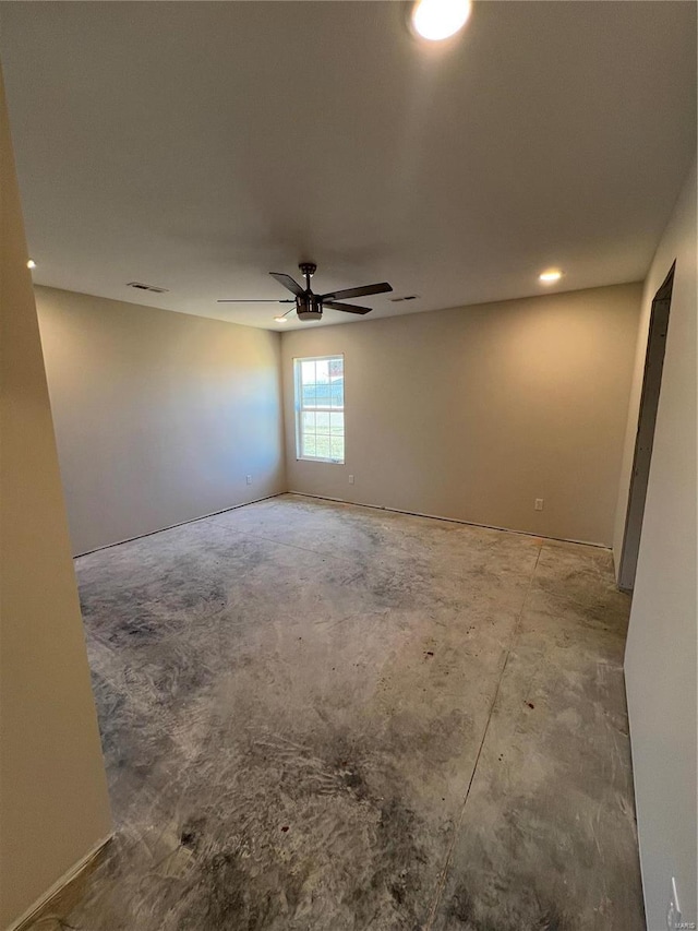 unfurnished room featuring ceiling fan