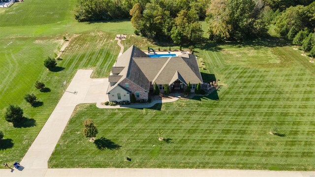 birds eye view of property featuring a rural view