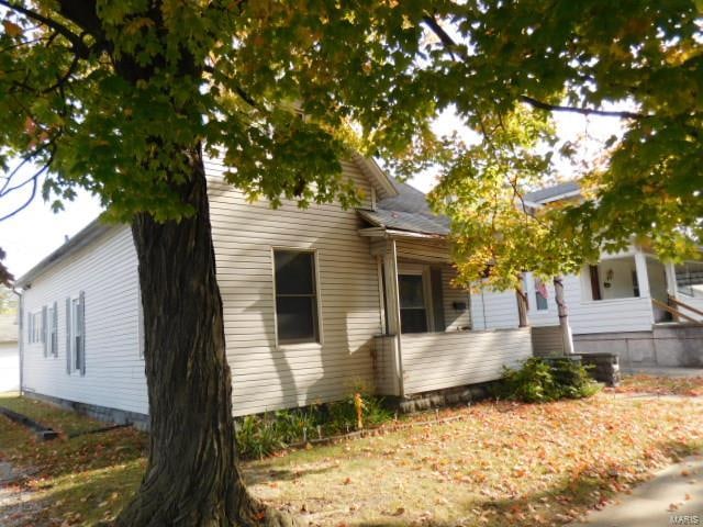 view of home's exterior