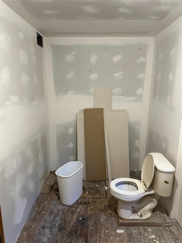 bathroom featuring toilet