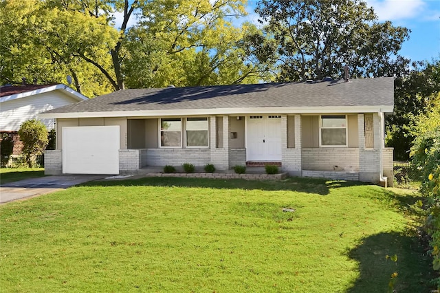 view of front facade with a front yard