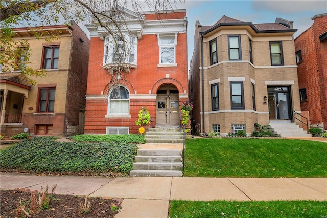 view of front of home with a front lawn