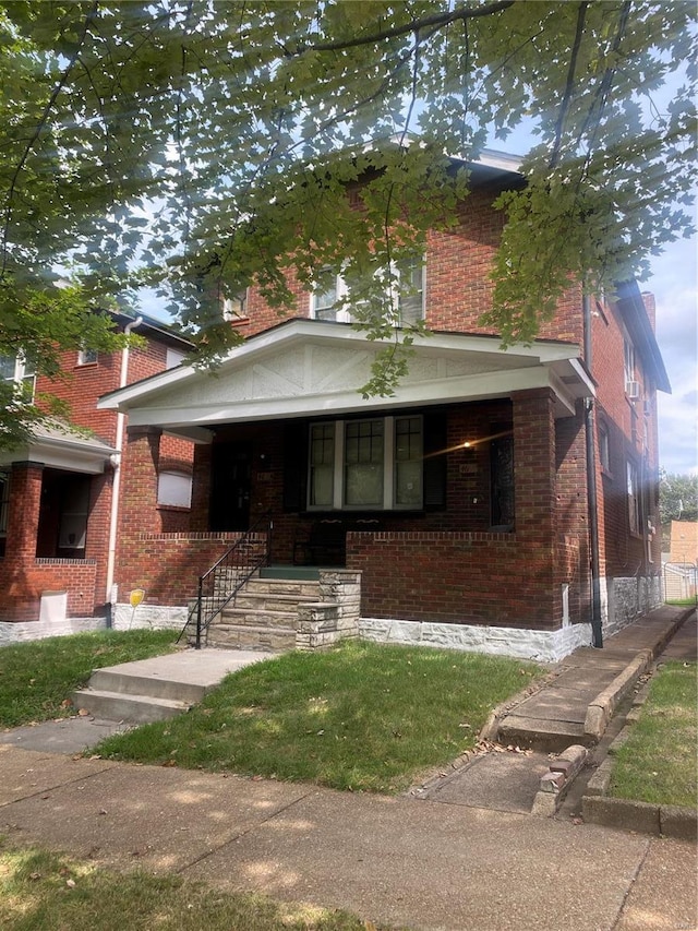 view of front facade featuring a porch