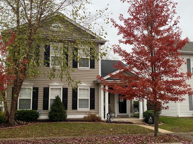 view of front of property with a front yard