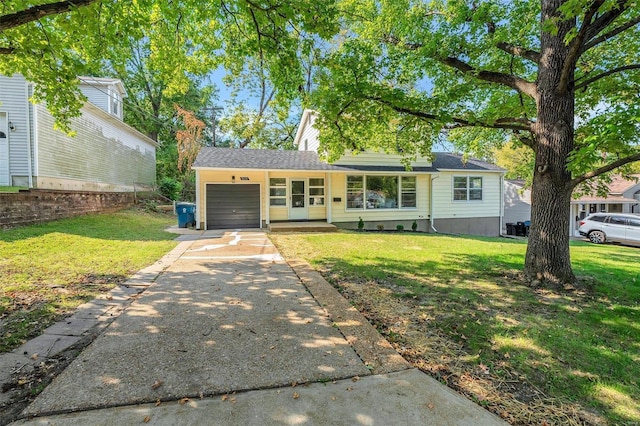 ranch-style home with a front yard