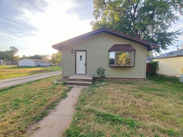 view of front of house with a front yard