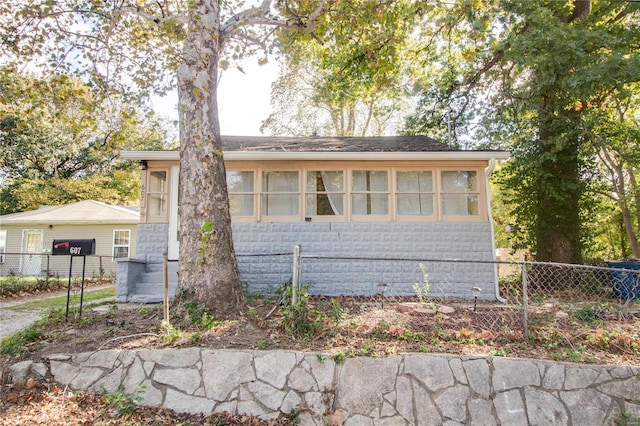 view of front of property