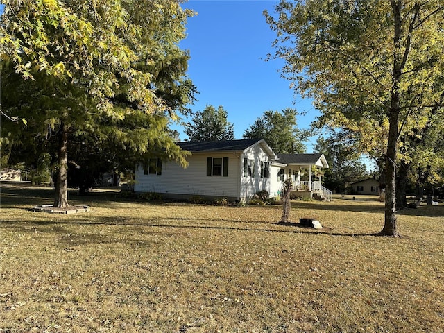 view of front of house with a front yard