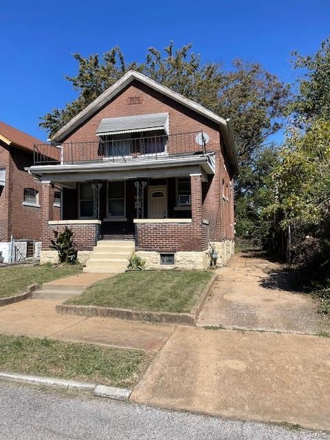 craftsman inspired home with a porch