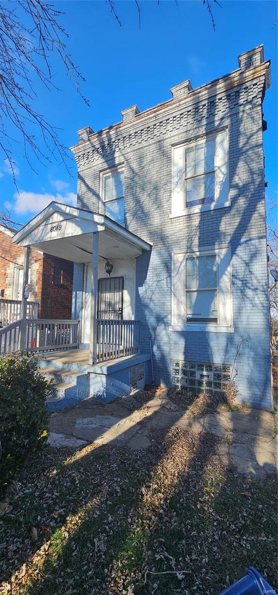 view of front of house with a porch