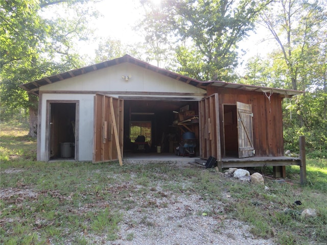 view of outbuilding