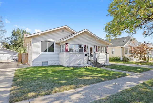 view of front of house featuring a front lawn