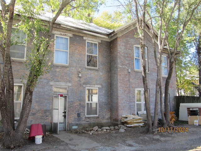 view of front facade