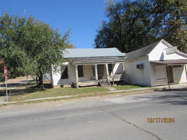 view of front of property with a porch