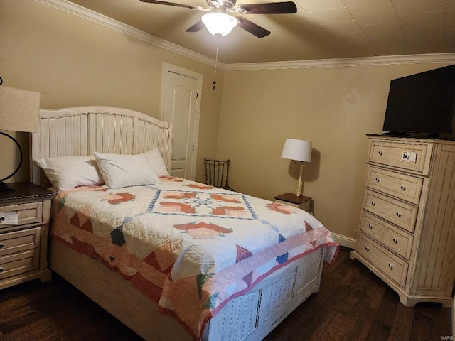 bedroom with crown molding, dark hardwood / wood-style floors, and ceiling fan