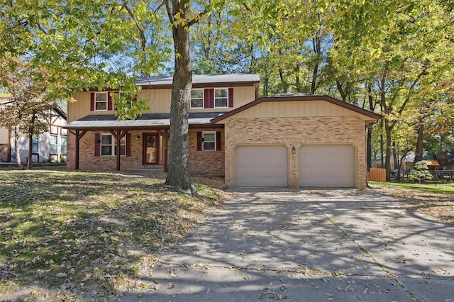 view of front facade featuring a garage