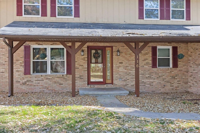 entrance to property with covered porch