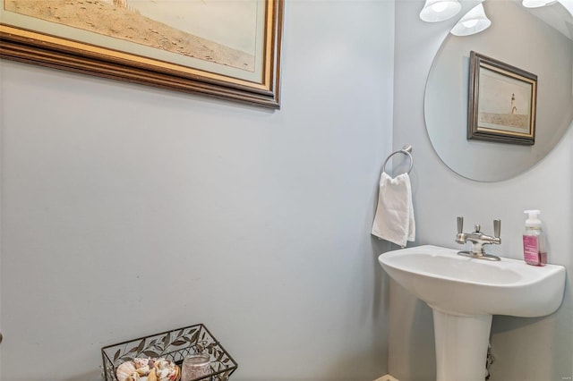 bathroom featuring sink