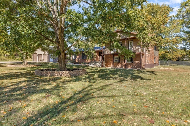 view of front facade with a front yard