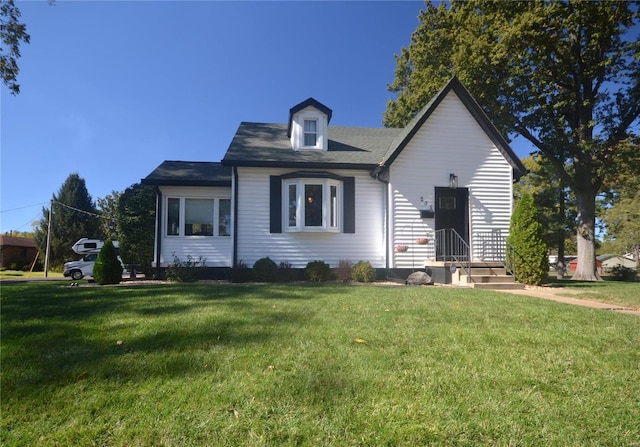 view of front of property with a front yard