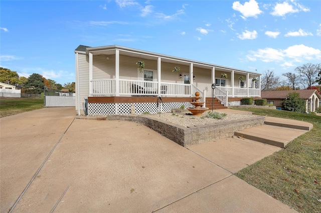 view of front of property with covered porch