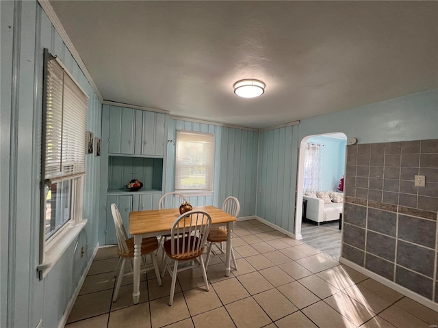 dining room with light tile patterned floors