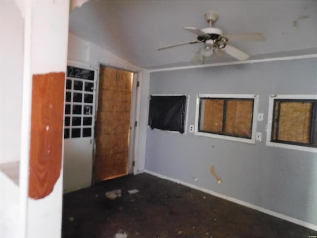 unfurnished room with ceiling fan