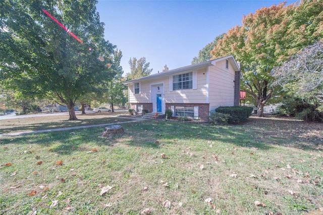 view of front of property with a front yard