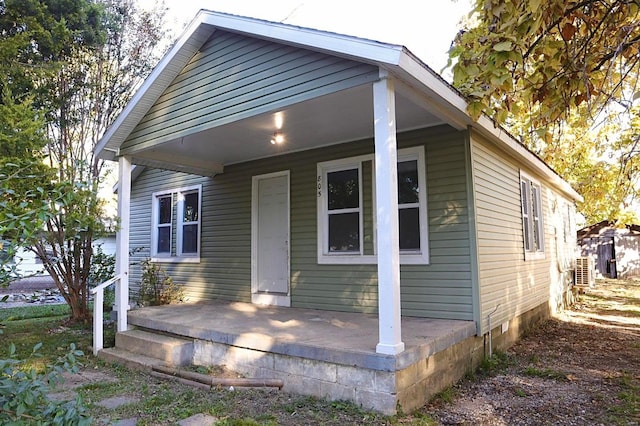 view of front facade with covered porch